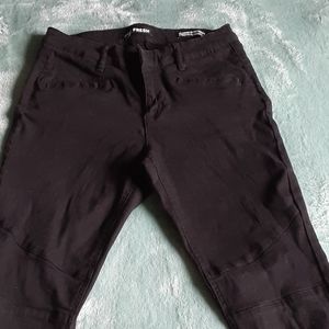 Nwot black pants size 28